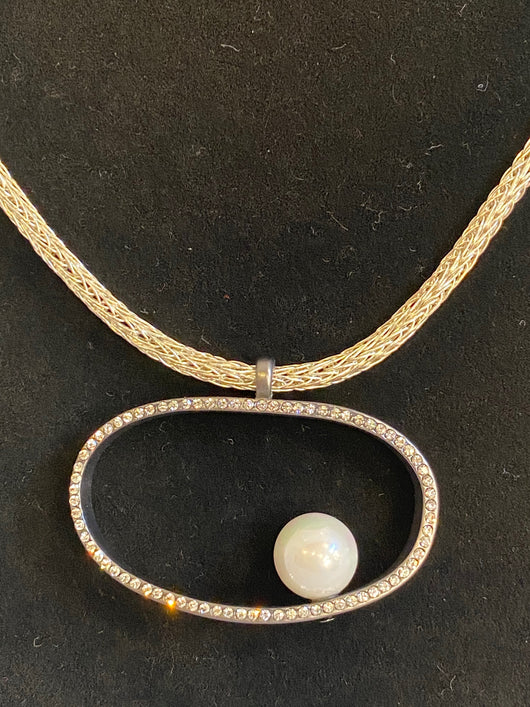 circle with marble pendant necklace